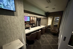 club はな灯・ハナビ - 新検見川のパブ/スナック 店舗写真