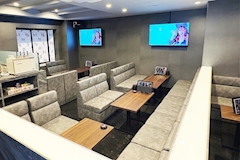 オオカミちゃんカフェ西中島店 - 西中島のガールズバー 店舗写真