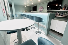 BAR Marine 店舗写真