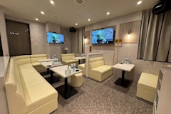 LUXE TOYONAKA・ラグゼ トヨナカ - 豊中のスナック 店舗写真