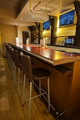 BAR M.O.C.・エムオーシー - 広島市(流川)のガールズバー 店舗写真