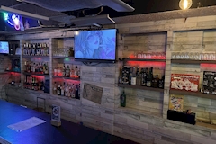 Bar 55 - 歌舞伎町の朝・昼ガールズバー 店舗写真