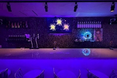 NEON SEOUL・ネオンソウル - 寺田町のガールズバー 店舗写真