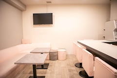 推しの部屋・オシノヘヤ - 茨木のガールズバー 店舗写真