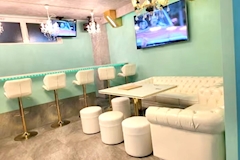 Lounge Tiffany・ティファニー - 草加のガールズバー 店舗写真