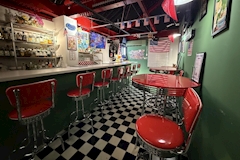 Snack Bar BRATZ・ブラッツ - 平塚のパブ/スナック 店舗写真