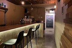 Bar 2Fで夜ふかし・ニカイデヨフカシ - 梅島のガールズバー 店舗写真