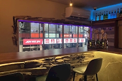 Bar 2Fで夜ふかし・ニカイデヨフカシ - 梅島のガールズバー 店舗写真