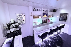 GIRLS LOUNGE Olive Young・オリーブヤング - 鶴見駅東口のガールズバー 店舗写真