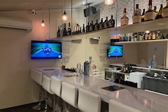 BAR エミュ・バー エミュ - 小倉のガールズバー 店舗写真