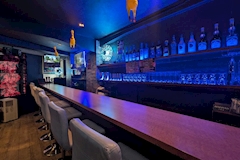 GIRL'S BAR SEA SIDE~海物語~・シーサイドウミモノガタリ - 新橋のガールズバー 店舗写真