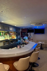 Bero Bero Bar・ベロベロバー - 曽根崎のガールズバー 店舗写真