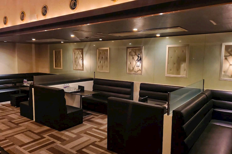 LOUNGE FIVEの店内写真1