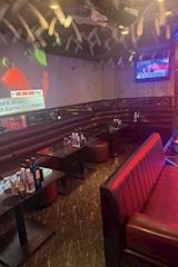 MOON LIGHT CLUB・ムーンライトクラブ - 蕨のインターナショナルパブ 店舗写真