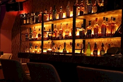 Girl's Shot Bar LOCO・ロコ - 上野のガールズバー 店舗写真