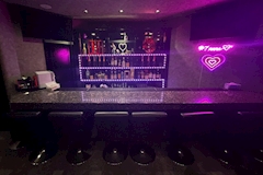 #7・ナナ - 東心斎橋のガールズバー 店舗写真