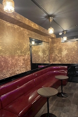 推し型スナック ハチミツ - 池袋西口のパブ/スナック 店舗写真