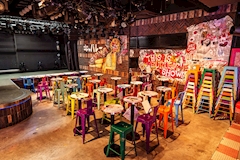 NAGOYA de SHOW！・ナゴヤデショー - 名古屋 錦のショーパブ/ライブバー/バー/ニューハーフ 店舗写真