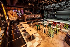 NAGOYA de SHOW！・ナゴヤデショー - 名古屋 錦のショーパブ/ライブバー/バー/ニューハーフ 店舗写真