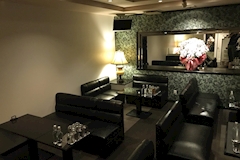 ミナミ ラウンジ・白い虹 店舗写真