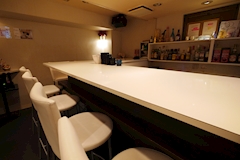 girl's bar uzuri・ウズリ - 蒲田駅東口のガールズバー 店舗写真
