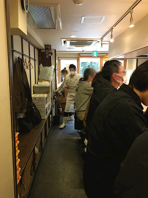 らぁ麺はやし田の店内