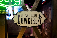 COW GIRL - すすきのガールズバー 店舗写真