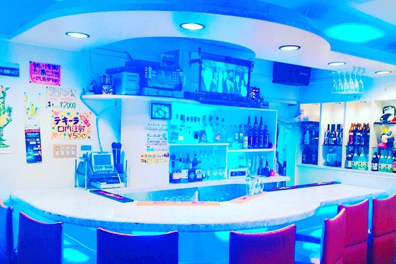 沖縄県国際通りキャバクラ第6位.GIRLS BAR White Lady