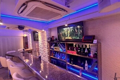 CAFE&BAR VELLY・ベリー - 新橋のガールズバー 店舗写真