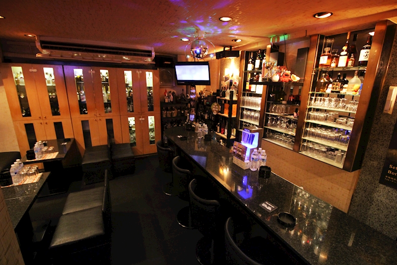 Bar Lounge WaKa・ワカ - 西中島のスナック 店舗写真